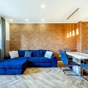 Apartament Nehru, Budapeszt